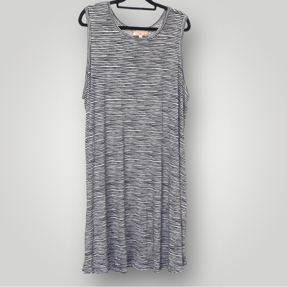 🟢5/$25  Philosophy black/white dress - Picture 13 of 13